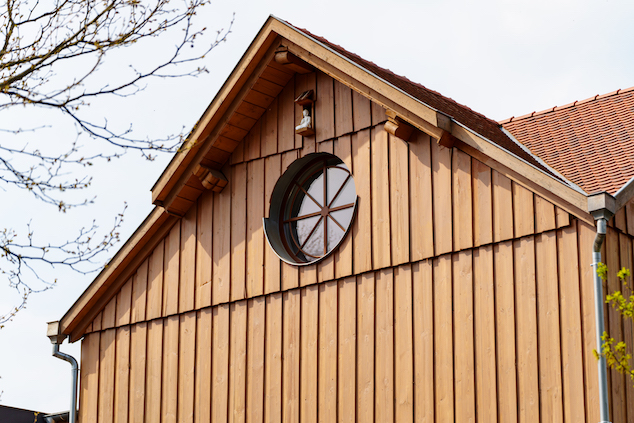 Pagode-bouddhiste-strasbourg-fenêtre-bois-VOB La pagode Bouddhiste et sa fenêtre oeil de boeuf en bois VOB