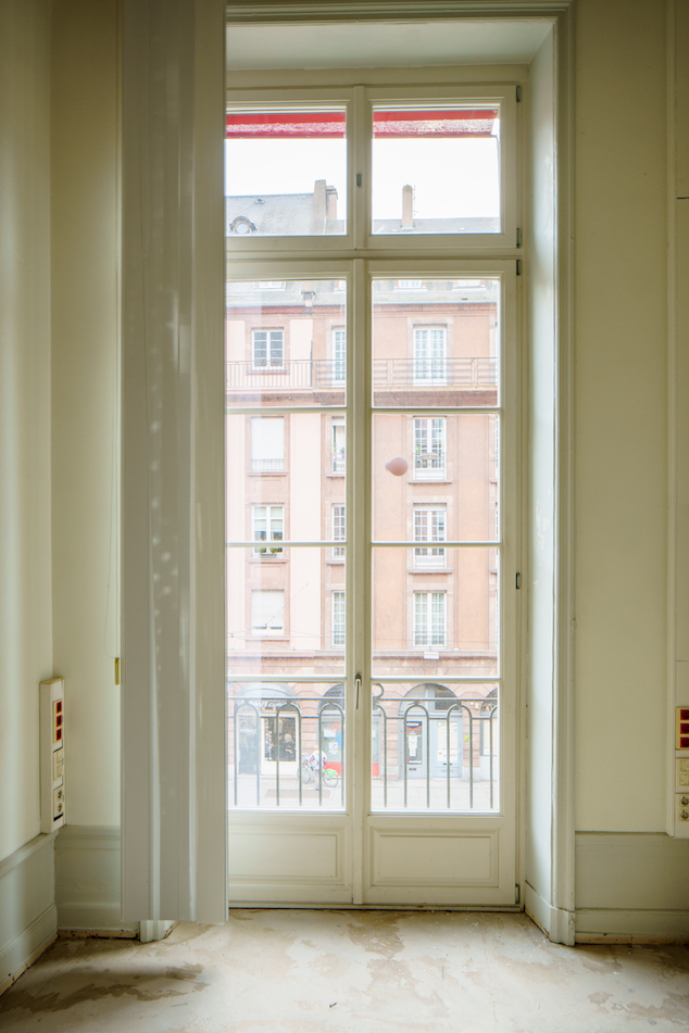salle-de-la-bourse-strasbourg-fenêtres-bois-vob Les fenêtres en bois VOB de la salle de la Bourse à Strasbourg, vue de l'intérieur